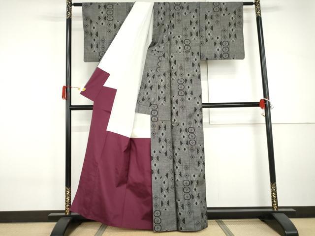 平和屋着物●本場大島紬　カタス9マルキ　花菱文　黒地　正絹　逸品　AABJ0912cs