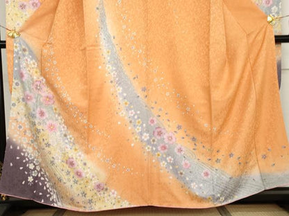 平和屋着物●豪華振袖　駒刺繍　流水舞花文　暈し染め　金銀彩　銀通し地　正絹　逸品　AABJ0925cs