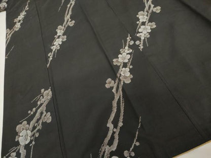 平和屋着物●本場大島紬　カタス9マルキ　地空き　枝梅文　黒地　正絹　逸品　AABJ0934cs