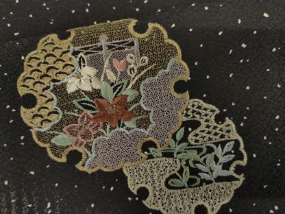 平和屋着物●訪問着　刺繍　雪輪草花文　黒地　金糸　正絹　逸品　AABJ0938cs