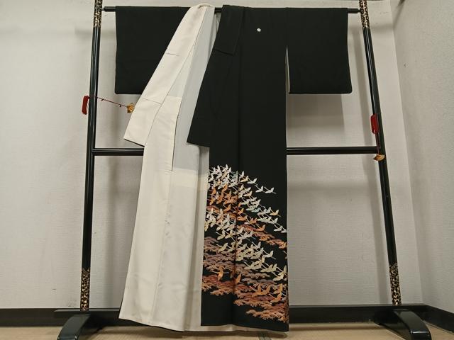 平和屋着物●金彩友禅　卓越技能者・名工・和田光正　黒留袖　群鶴松　金銀彩　正絹　逸品　AABJ1256ph