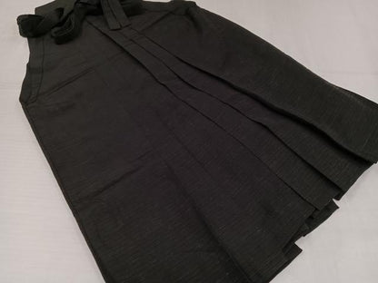 平和屋着物●男性　馬乗り袴　紬地　黒地　正絹　逸品　AABJ1280ph