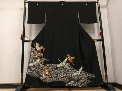 平和屋着物●創業460年・千總　黒留袖　駒刺繍　群鶴立波文　金彩　三越扱い　正絹　逸品　AABJ1282ph