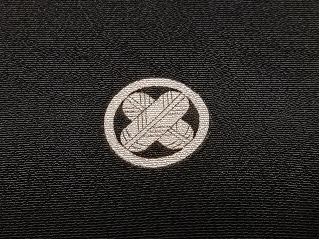 平和屋着物●創業460年・千總　黒留袖　駒刺繍　群鶴立波文　金彩　三越扱い　正絹　逸品　AABJ1282ph