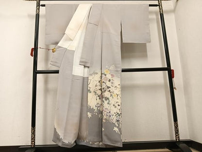 平和屋着物●田中勇吉の弟子　日本工芸会正会員　吉田喜八郎　色留袖　草花文　正絹　逸品　AABJ1293ph