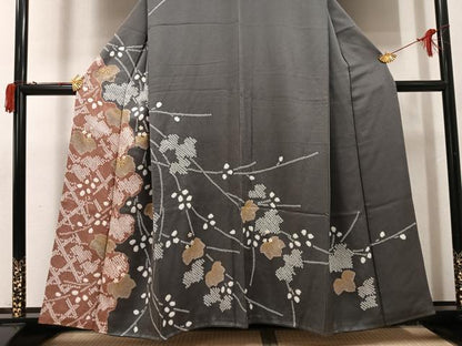 平和屋着物●訪問着　駒刺繍　絞り　草花文　金彩　正絹　逸品　AABJ1342ph