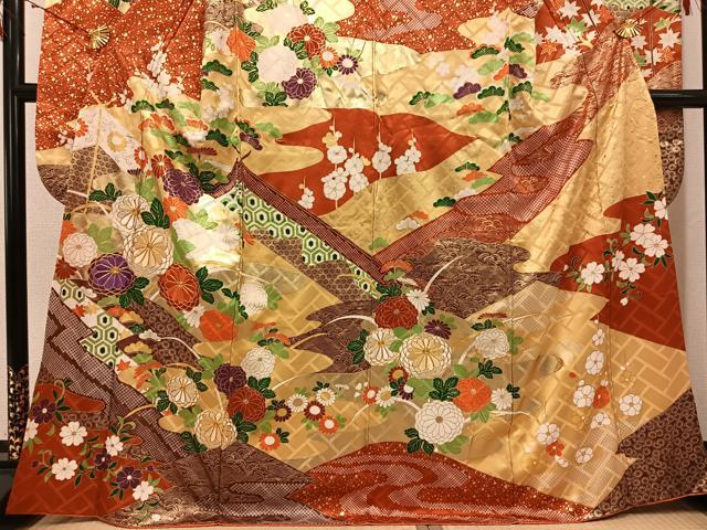 平和屋着物●豪華振袖　駒刺繍　草花文　金彩　正絹　逸品　AABJ1400ph