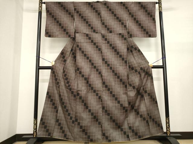 平和屋着物●本場大島紬　一元7マルキ　幾何学文様　正絹　逸品　未使用　AABJ1492ck