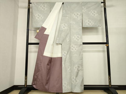 平和屋着物●本場大島紬　白大島　カタス9マルキ　割付き花唐草文　正絹　逸品　AABJ1500ck