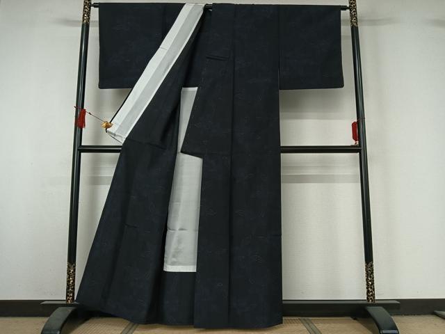 平和屋着物▽上質な紬　単衣　草花文　黒地　正絹　逸品　AABJ1774jh