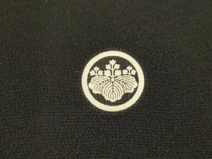 平和屋着物■豪華黒留袖　松竹梅地紙重ね風景文　金彩　正絹　逸品　AABJ1889sx