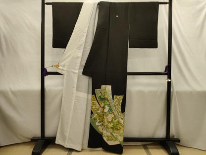 平和屋着物■豪華黒留袖　駒刺繍　松竹梅孔雀花短冊文　金彩　正絹　逸品　AABJ1894sx