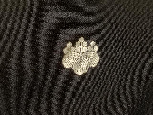 平和屋着物■豪華黒留袖　刺繍　地紙重ね孔雀風景文　金銀糸　金彩　正絹　逸品　AABJ1897sx