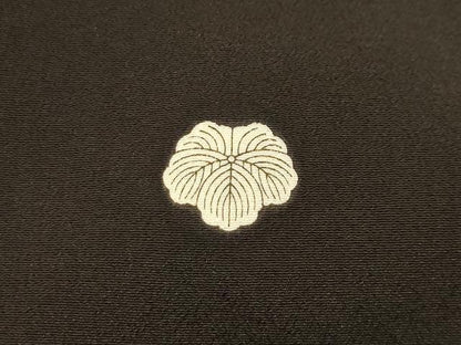 平和屋着物■豪華黒留袖　駒刺繍　絞り　孔雀文　正絹　逸品　AABJ1902sx