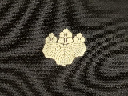 平和屋着物■豪華黒留袖　駒刺繍　地紙重ね花鳥文　金銀糸　金彩　正絹　逸品　AABJ1906sx