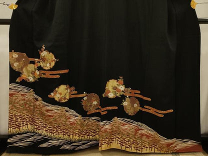 平和屋着物■豪華黒留袖　駒刺繍　雪輪花文　金彩　正絹　逸品　AABJ1909sx