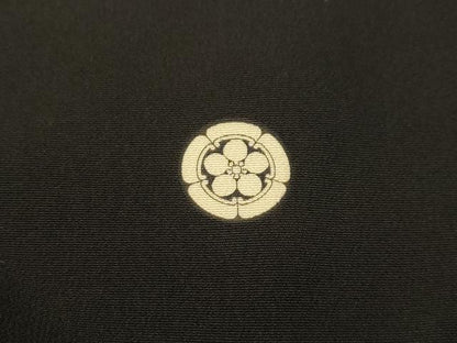 平和屋着物■豪華黒留袖　駒刺繍　雪輪花文　金彩　正絹　逸品　AABJ1909sx