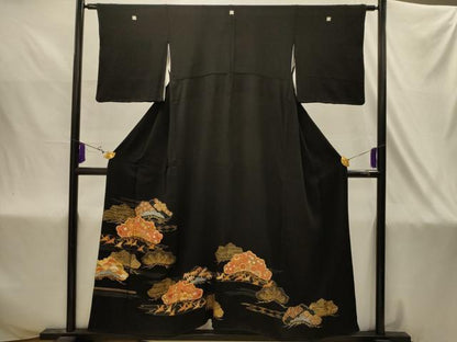 平和屋着物■豪華黒留袖　駒刺繍　松取飛鶴宝尽くし　金彩　正絹　逸品　AABJ2010sx