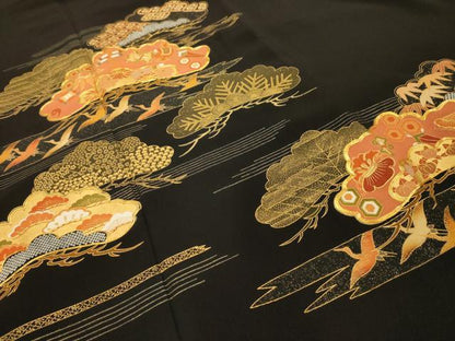 平和屋着物■豪華黒留袖　駒刺繍　松取飛鶴宝尽くし　金彩　正絹　逸品　AABJ2010sx