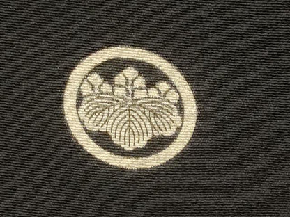 平和屋着物■豪華黒留袖　作家物　駒刺繍　鳳凰松文　金彩　正絹　逸品　AABJ2216st