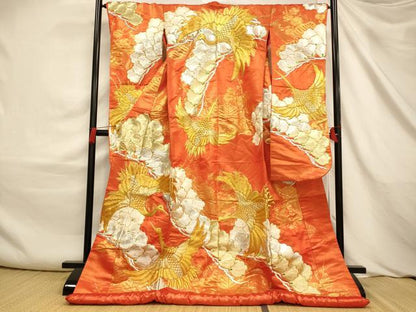 平和屋本店●色打掛　和装　婚礼　結婚式　花嫁　神社挙式　駒刺繍　飛鶴枝花文　金銀糸　金通し地　逸品　AABJ2568fw