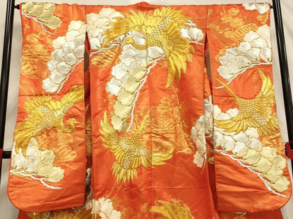 平和屋本店●色打掛　和装　婚礼　結婚式　花嫁　神社挙式　駒刺繍　飛鶴枝花文　金銀糸　金通し地　逸品　AABJ2568fw