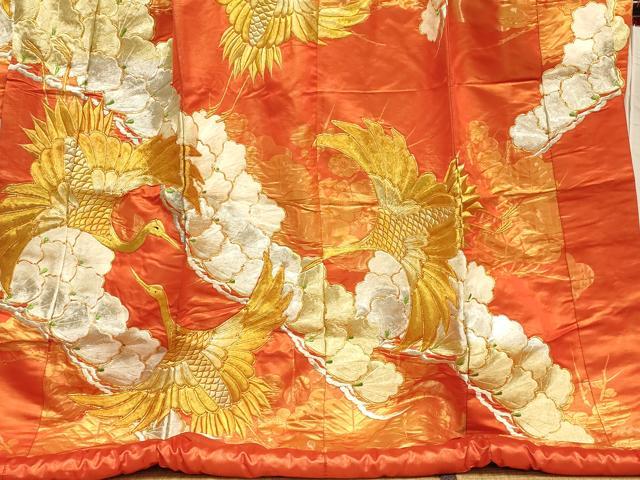 平和屋本店●色打掛　和装　婚礼　結婚式　花嫁　神社挙式　駒刺繍　飛鶴枝花文　金銀糸　金通し地　逸品　AABJ2568fw