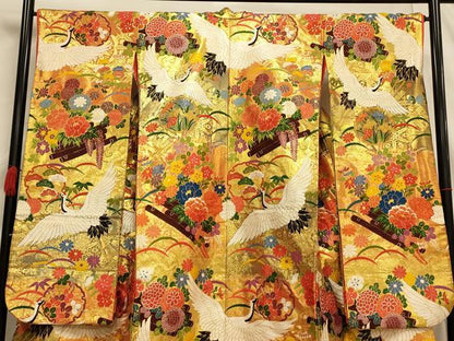 平和屋本店●色打掛　和装　婚礼　結婚式　花嫁　神社挙式　唐織　雪輪草花鶴文　金糸　逸品　AABJ2614fw