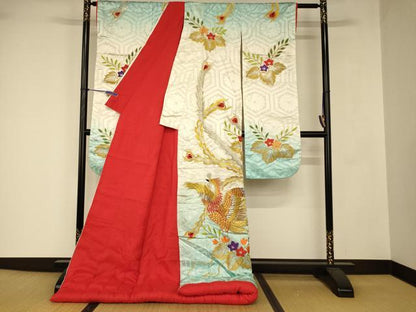 平和屋本店●色打掛　和装　婚礼　結婚式　花嫁　神社挙式　総刺繍　鳳凰枝花文　暈し染め　金銀糸　銀通し地　逸品　AABJ2670fw