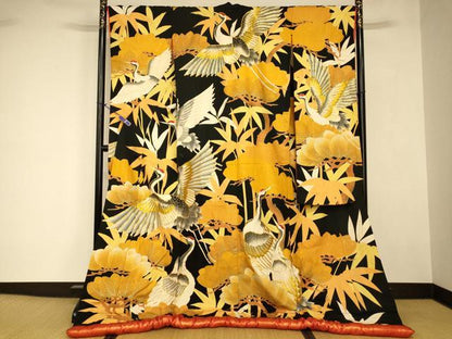 平和屋本店●色打掛　和装　婚礼　結婚式　花嫁　神社挙式　駒刺繍　飛鶴笹竹文　黒地　金糸　金彩　逸品　AABJ2710fw
