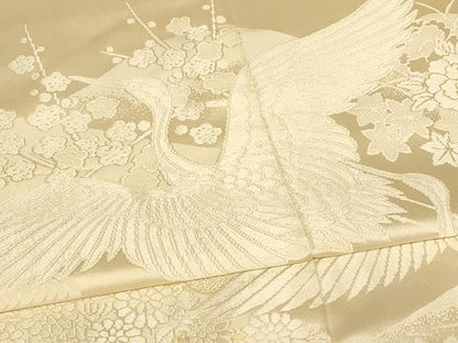 平和屋本店●白打掛　白無垢　和装　婚礼　結婚式　花嫁　神社挙式　唐織　飛鶴山重ね草花文　逸品　AABJ2713fw