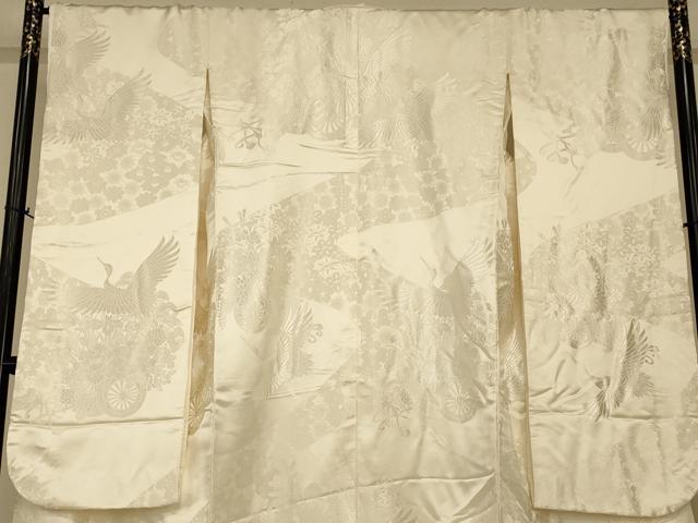 平和屋本店●白打掛　白無垢　和装　婚礼　結婚式　花嫁　神社挙式　唐織　飛鶴花車文　逸品　AABJ2716fw