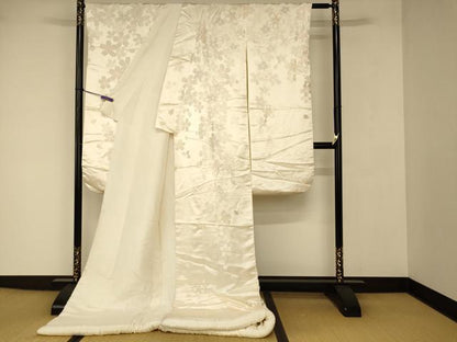 平和屋本店●白打掛　白無垢　和装　婚礼　結婚式　花嫁　神社挙式　唐織　舞桜文　金銀糸　逸品　AABJ2732fw