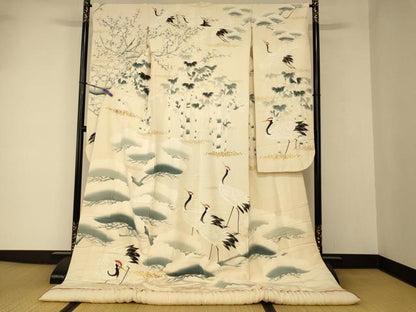 平和屋本店●本手描友禅作家　秋山章　色打掛　和装　婚礼　結婚式　花嫁　神社挙式　松竹梅群れ鶴文　金彩　逸品　AABJ2734fw