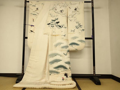 平和屋本店●本手描友禅作家　秋山章　色打掛　和装　婚礼　結婚式　花嫁　神社挙式　松竹梅群れ鶴文　金彩　逸品　AABJ2734fw