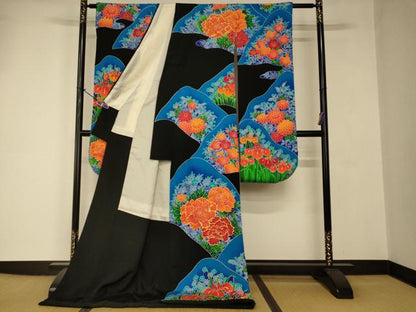 平和屋本店●お引きずり・お引き摺り・引き振袖 和装 結婚式 舞妓 芸妓 芸者 衣装 駒刺繍 山重ね草花文 暈し染め 黒地 逸品 AABJ2741fw