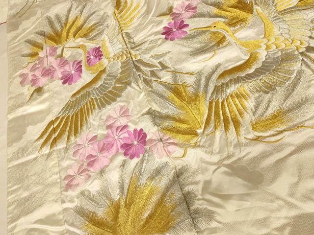 平和屋本店●色打掛　和装　婚礼　結婚式　花嫁　神社挙式　総刺繍　飛鶴舞花松文　金銀糸　逸品　AABJ2750fw