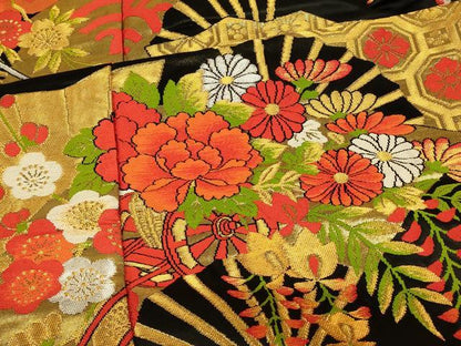 平和屋本店●色打掛　和装　婚礼　結婚式　花嫁　神社挙式　駒刺繍　吉祥花車扇子文　黒地　金銀糸　金通し地　逸品　AABJ2751fw