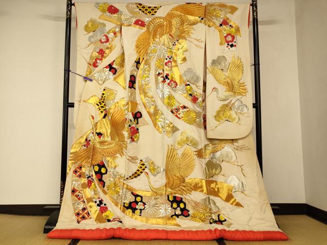 平和屋本店●色打掛　和装　婚礼　結婚式　花嫁　神社挙式　駒刺繍　飛鶴束ね熨斗松梅文　金銀糸　逸品　AABJ2752fw