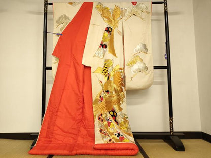 平和屋本店●色打掛　和装　婚礼　結婚式　花嫁　神社挙式　駒刺繍　飛鶴束ね熨斗松梅文　金銀糸　逸品　AABJ2752fw