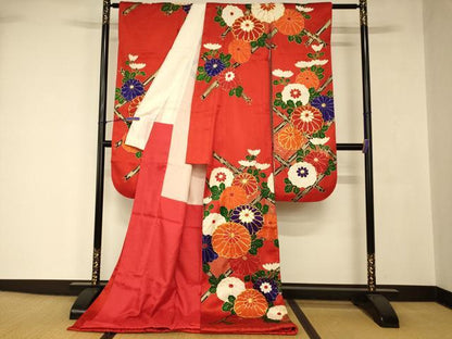 平和屋本店●お引きずり・お引き摺り・引き振袖　和装　結婚式　舞妓　芸妓　芸者　衣装　駒刺繍　草花菱文　金彩　逸品　AABJ2755fw