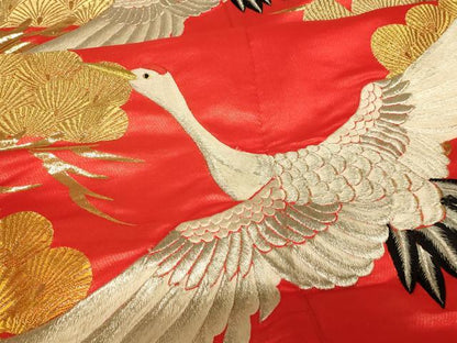 平和屋本店●色打掛　和装　婚礼　結婚式　花嫁　神社挙式　総刺繍　飛鶴松文　金銀糸　逸品　AABJ2760fw