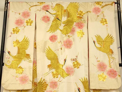 平和屋本店●色打掛　和装　婚礼　結婚式　花嫁　神社挙式　駒刺繍　飛鶴枝梅文　金糸　逸品　AABJ2764fw