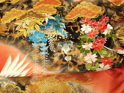 平和屋本店●色打掛　和装　婚礼　結婚式　花嫁　神社挙式　駒刺繍　飛鶴枝垂れ花松文　暈し染め　金銀糸　金銀彩　逸品　AABJ2771fw