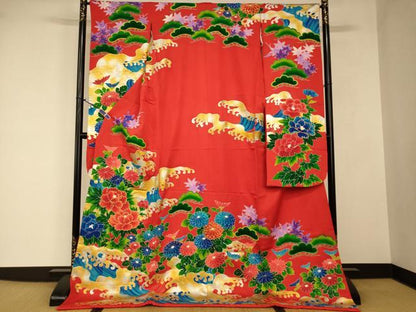 平和屋本店●お引きずり・お引き摺り・引き振袖　和装　結婚式　舞妓　芸妓　芸者　衣装　駒刺繍　立波草花文　金銀彩　逸品　AABJ2772fw