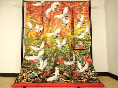 平和屋本店●色打掛　和装　婚礼　結婚式　花嫁　神社挙式　唐織　飛鶴吉祥草花文　暈し染め　金銀糸　逸品　AABJ2773fw