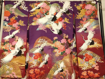 平和屋本店●色打掛　和装　婚礼　結婚式　花嫁　神社挙式　唐織　飛鶴草花山重ね文　暈し染め　金銀糸　金通し地　逸品　AABJ2774fw