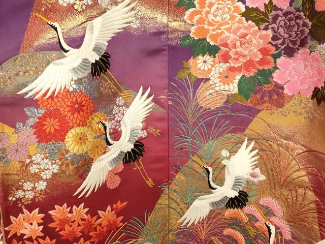 平和屋本店●色打掛　和装　婚礼　結婚式　花嫁　神社挙式　唐織　飛鶴草花山重ね文　暈し染め　金銀糸　金通し地　逸品　AABJ2774fw