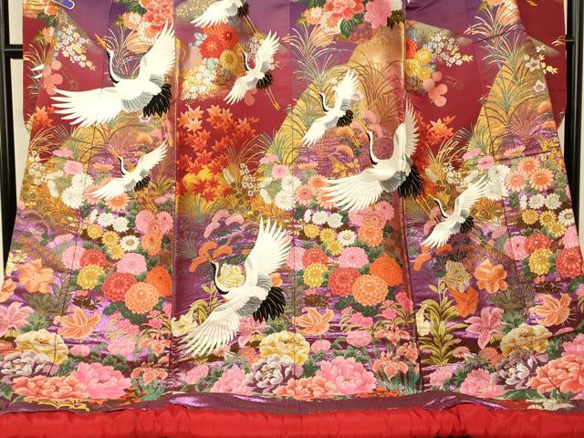 平和屋本店●色打掛　和装　婚礼　結婚式　花嫁　神社挙式　唐織　飛鶴草花山重ね文　暈し染め　金銀糸　金通し地　逸品　AABJ2774fw