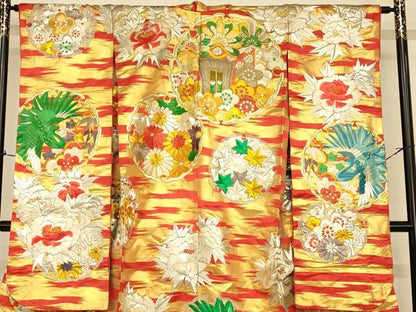 平和屋本店●色打掛　和装　婚礼　結婚式　花嫁　神社挙式　駒刺繍　飛鶴御所車丸文　金銀糸　逸品　AABJ2788fw